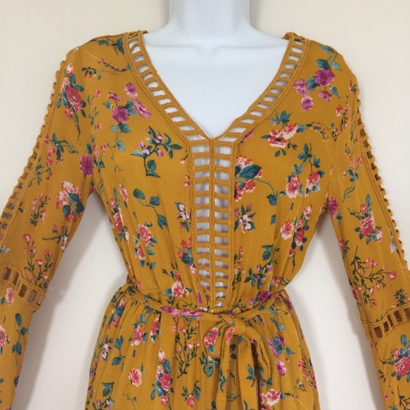 BLEUH CIEL Floral Romper - Picture 2 of 7